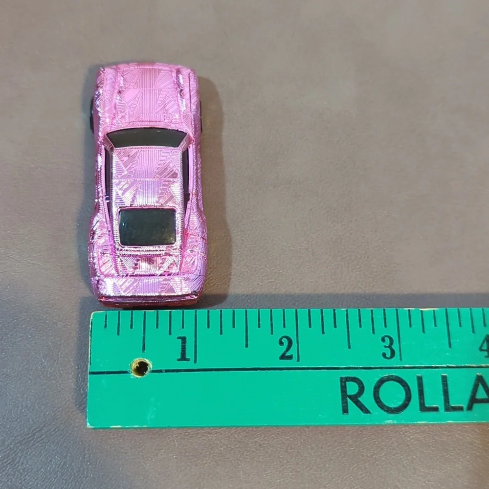 1987 Hot Wheels Metallic Pink Porsche 959 Gleam Team Die Cast Car